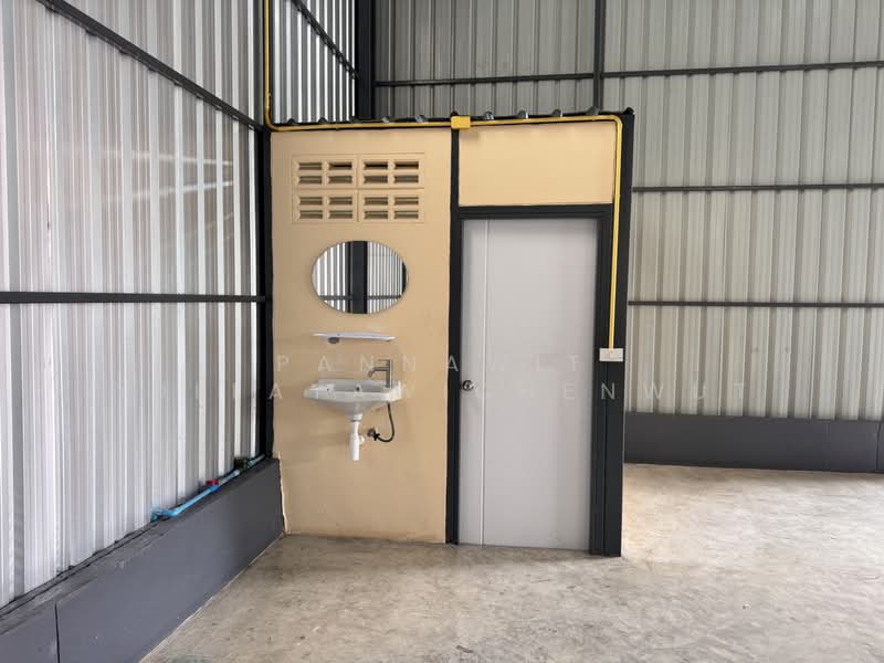 Warehouse for rent 305 sq.m. Khlong Chao Khun Singh, Wang Thonglang, Bangkok (Property id: JKP148), Bangkok, Khlong Chaokhun Sing, Wang Thonglang, Bangkok, , 305 sqm, Warehouse/Factory For Rent, by Pannawit Dullayawichenwut, 11673504 - DDproperty.com