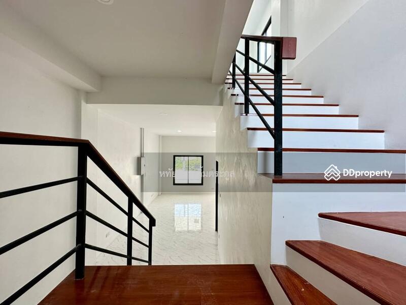 For Sale - New 3-storey commercial building next to the main road 108, Chiang Mai-Hod., Chiang Mai