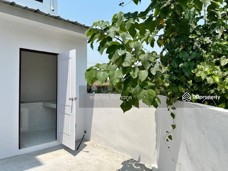For Sale - New 3-storey commercial building next to the main road 108, Chiang Mai-Hod., Chiang Mai