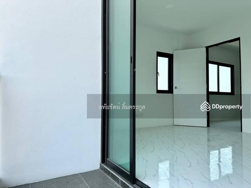For Sale - New 3-storey commercial building next to the main road 108, Chiang Mai-Hod., Chiang Mai