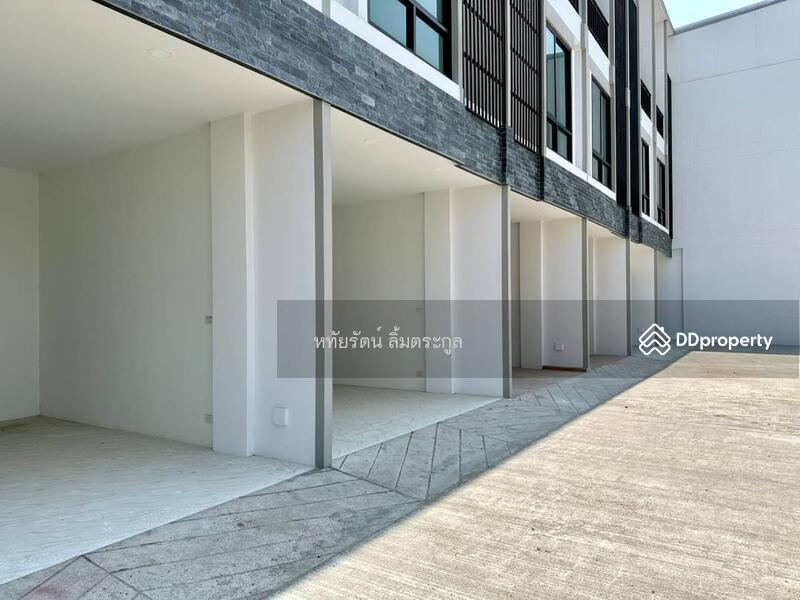 For Sale - New 3-storey commercial building next to the main road 108, Chiang Mai-Hod., Chiang Mai