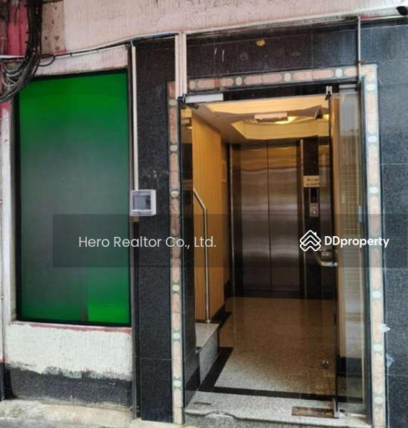 ให้เช่า - For Rent Bangkok Retail Sukhumvit Road BTS Asok Watthana BRE23211, กรุงเทพ