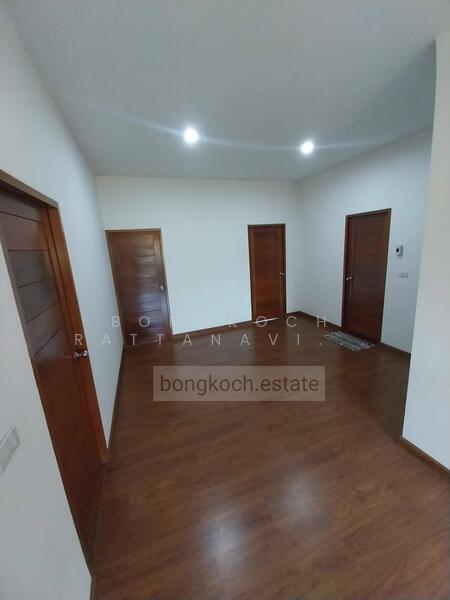 โถงชั้นบน