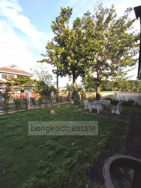 บริเวณบ้านหน้าเรือนรับรอง