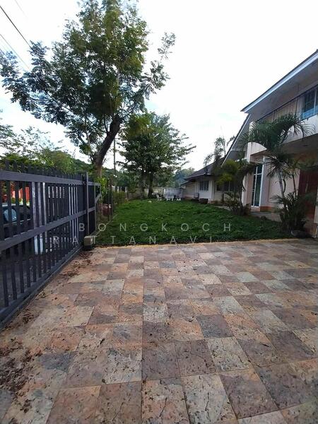 บริเวณบ้านหน้าบ้าน