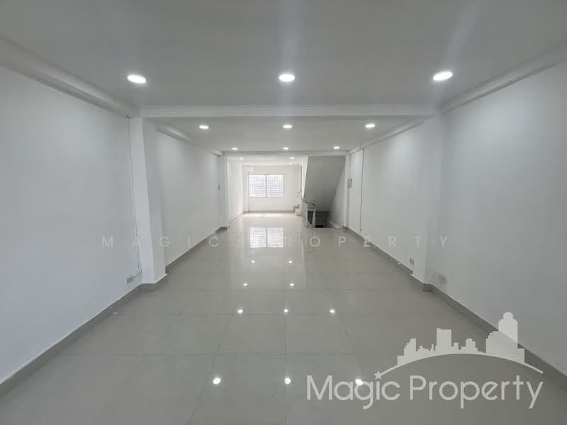 Phetchaburi Road, Bangkok, Bang Kapi, Huai Khwang, Bangkok, , 280 sqm, Shophouse For Sale, by Magic Property, 11676854 - DDproperty.com