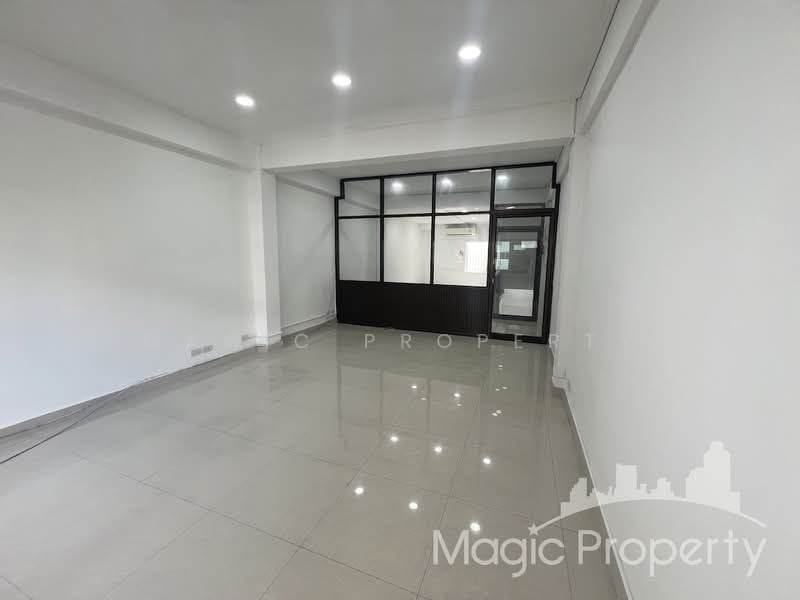 Phetchaburi Road, Bangkok, Bang Kapi, Huai Khwang, Bangkok, , 280 sqm, Shophouse For Sale, by Magic Property, 11676854 - DDproperty.com