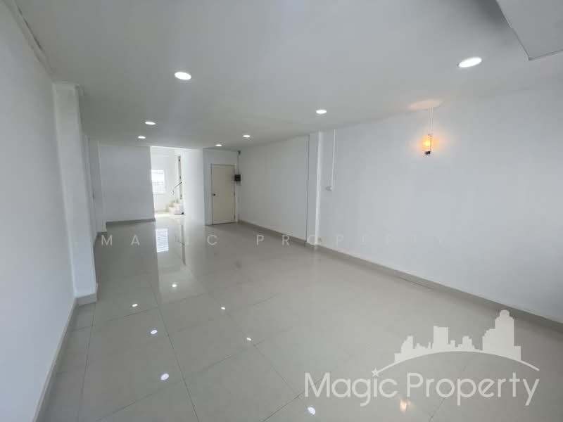 Phetchaburi Road, Bangkok, Bang Kapi, Huai Khwang, Bangkok, , 280 sqm, Shophouse For Sale, by Magic Property, 11676854 - DDproperty.com