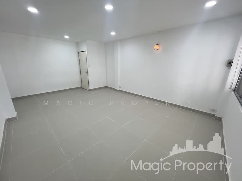 Phetchaburi Road, Bangkok, Bang Kapi, Huai Khwang, Bangkok, , 280 sqm, Shophouse For Sale, by Magic Property, 11676854 - DDproperty.com
