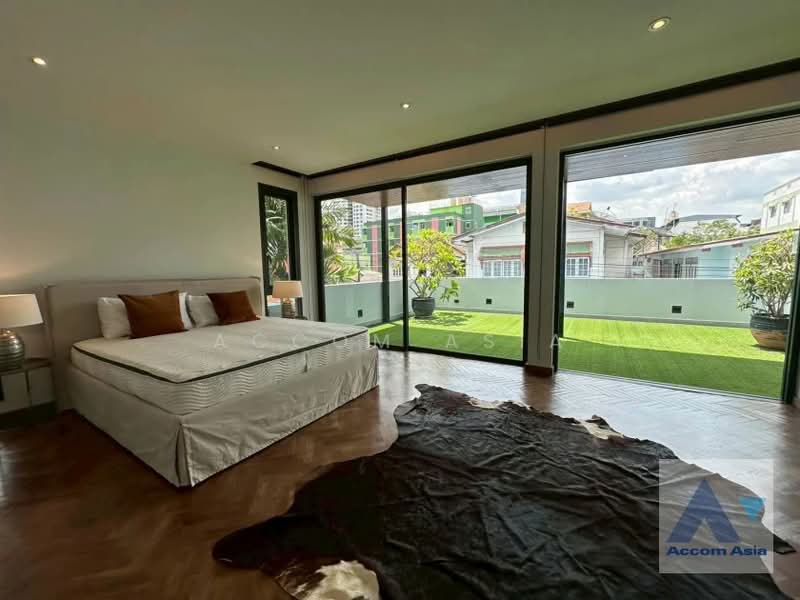 House in Bangkok, Bangkok, Khlong Tan Nua, Watthana, Bangkok, 4 Bedrooms, 190 sqm, Single Detached House For Sale, by Accom Asia, 11677086 - DDproperty.com