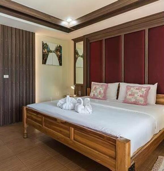 ขาย - ขายโรงแรม ใกล้ประตูเชียงใหม่ กลางมือง อยู่เขตเมืองเก่า เนื้อที่131 ตารางวา 13 ห้องนอน 13 ห้องน้ำ, เชียงราย