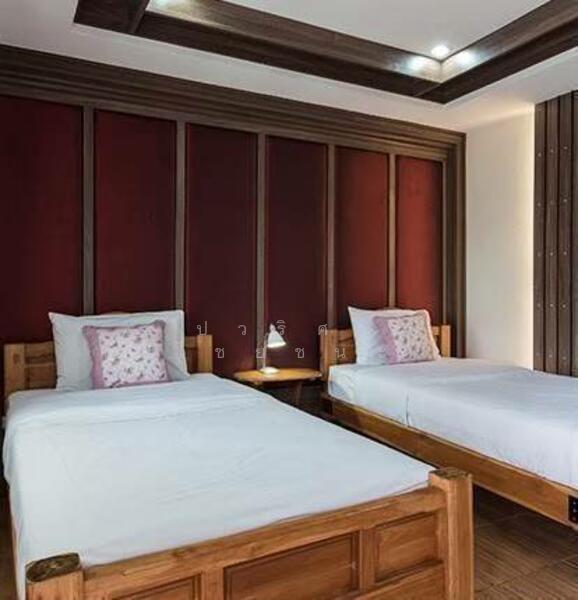 ขาย - ขายโรงแรม ใกล้ประตูเชียงใหม่ กลางมือง อยู่เขตเมืองเก่า เนื้อที่131 ตารางวา 13 ห้องนอน 13 ห้องน้ำ, เชียงราย