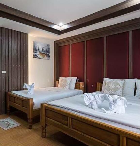 ขาย - ขายโรงแรม ใกล้ประตูเชียงใหม่ กลางมือง อยู่เขตเมืองเก่า เนื้อที่131 ตารางวา 13 ห้องนอน 13 ห้องน้ำ, เชียงราย