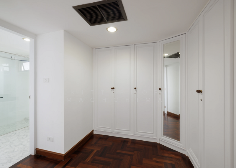 Apartment Unit for Rent, Pet friendly 3 beds 250 sq.m., Bangkok, Khlong Toei, Khlong Toei, Bangkok, 3 Bedrooms, 250 sqm, Apartment For Rent, by Kittiphop Machchima, 11679218 - DDproperty.com