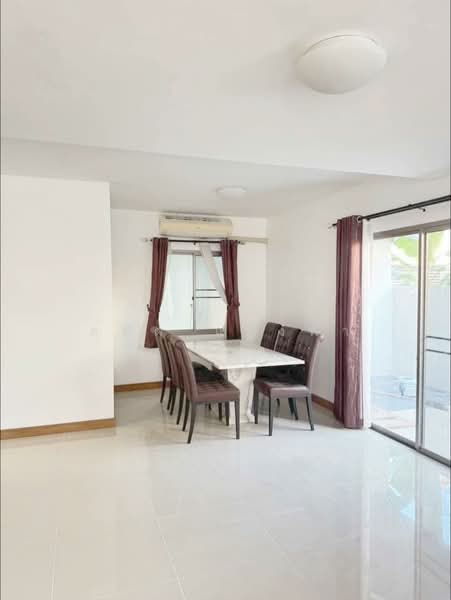 ให้เช่าบ้านแฝด ม.เฮ้าส์ออฟคานารี สวนเสือ ศรีราชา พร้อมอยู่, ชลบุรี, สุรศักดิ์, ศรีราชา, ชลบุรี, 160 ตร.ม., บ้านเดี่ยว ให้เช่า, โดย ดุสิต แสงฟ้า, 11680238 - DDproperty.com