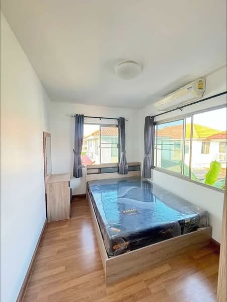 ให้เช่าบ้านแฝด ม.เฮ้าส์ออฟคานารี สวนเสือ ศรีราชา พร้อมอยู่, ชลบุรี, สุรศักดิ์, ศรีราชา, ชลบุรี, 160 ตร.ม., บ้านเดี่ยว ให้เช่า, โดย ดุสิต แสงฟ้า, 11680238 - DDproperty.com