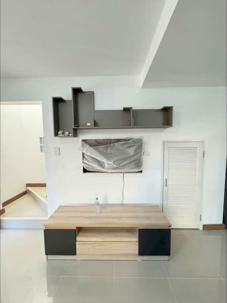 ให้เช่าบ้านแฝด ม.เฮ้าส์ออฟคานารี สวนเสือ ศรีราชา พร้อมอยู่, Chon Buri (Pattaya), Surasak, Si Racha, Chon Buri (Pattaya), 4 Bedrooms, 160 sqm, Single Detached House For Rent, by Dusit Saengfa, 11680238 - DDproperty.com