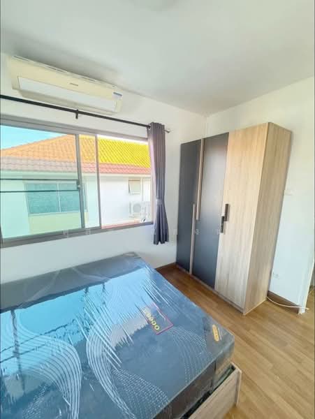 ให้เช่าบ้านแฝด ม.เฮ้าส์ออฟคานารี สวนเสือ ศรีราชา พร้อมอยู่, Chon Buri (Pattaya), Surasak, Si Racha, Chon Buri (Pattaya), 4 Bedrooms, 160 sqm, Single Detached House For Rent, by Dusit Saengfa, 11680238 - DDproperty.com