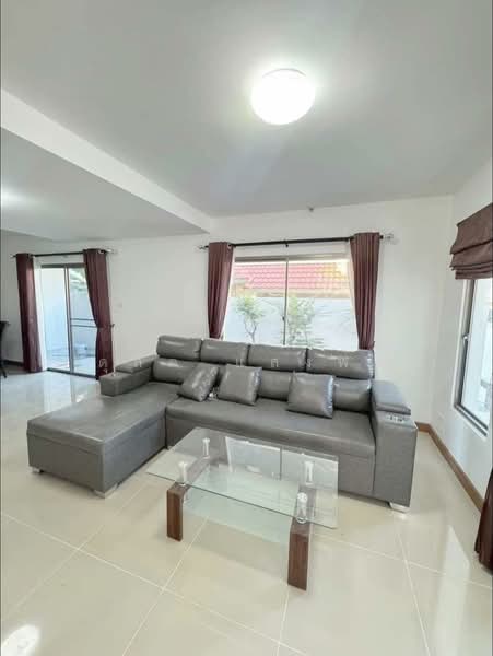 ให้เช่าบ้านแฝด ม.เฮ้าส์ออฟคานารี สวนเสือ ศรีราชา พร้อมอยู่, ชลบุรี, สุรศักดิ์, ศรีราชา, ชลบุรี, 160 ตร.ม., บ้านเดี่ยว ให้เช่า, โดย ดุสิต แสงฟ้า, 11680238 - DDproperty.com