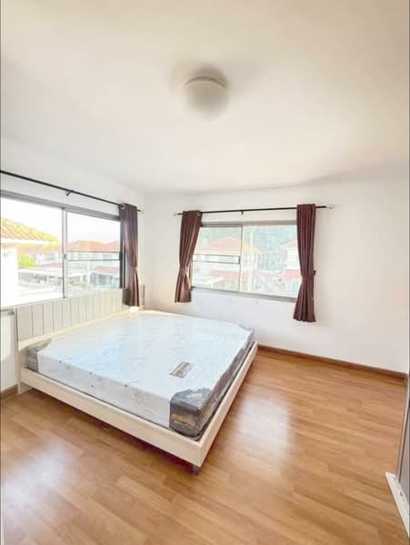 ให้เช่าบ้านแฝด ม.เฮ้าส์ออฟคานารี สวนเสือ ศรีราชา พร้อมอยู่, ชลบุรี, สุรศักดิ์, ศรีราชา, ชลบุรี, 160 ตร.ม., บ้านเดี่ยว ให้เช่า, โดย ดุสิต แสงฟ้า, 11680238 - DDproperty.com