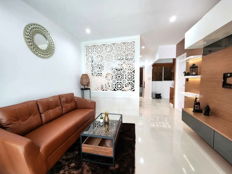 Patio Pattanakarn 38, Bangkok, Soi Phatthanakan 38 Phatthanakan Road, Suan Luang, Suan Luang, Bangkok, 3 Bedrooms, 160 sqm, Townhouse For Rent, by ปรินทร์ญาดา ชิณโชติ, 11680744 - DDproperty.com