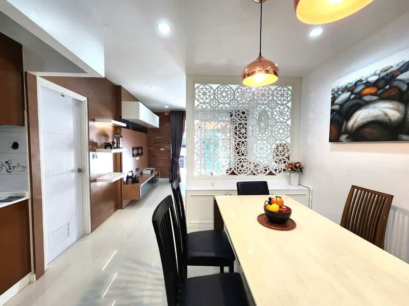 Patio Pattanakarn 38, Bangkok, Soi Phatthanakan 38 Phatthanakan Road, Suan Luang, Suan Luang, Bangkok, 3 Bedrooms, 160 sqm, Townhouse For Rent, by ปรินทร์ญาดา ชิณโชติ, 11680744 - DDproperty.com