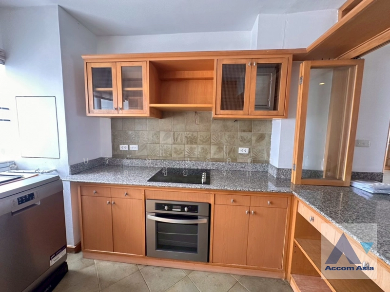 For Rent - Pet friendly 3 Bedrooms Apartment for Rent in Sathorn, Bangkok near MRT Lumphini, Bangkok