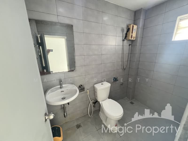 อาคารพาณิชย์ 5 ชั้น บนถนนเพชรบุรี, Bangkok, Bang Kapi, Huai Khwang, Bangkok, , 280 sqm, Shophouse For Rent, by Magic Property, 11681771 - DDproperty.com