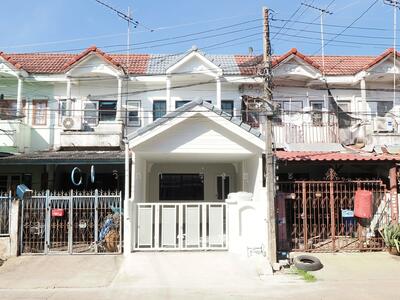 ขาย - ขายราคาพิเศษ ทาวน์เฮ้าส์ 2 ชั้น ม.รินทร์ทอง ขนาด 16 ตร.ว. 2นอน 2น้ำ 1จอดรถ บ้านสวยมาก ทำเลดี, ปทุมธานี