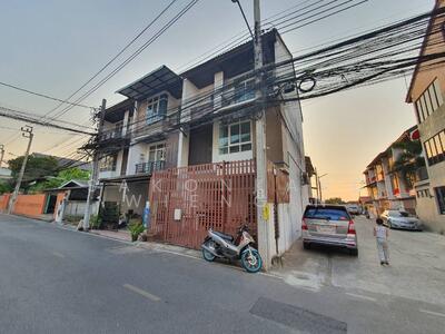 ขาย - The Roof Chaengwattana, นนทบุรี