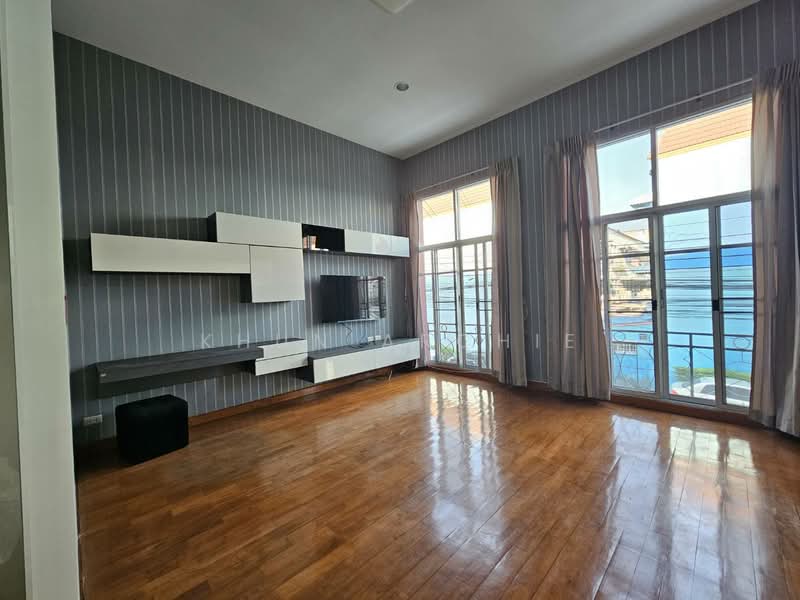 Baan Klang Muang Luzern Sukhumvit : บ้านกลางเมือง ลูเซิร์น สุขุมวิท (อ่อนนุช 46), กรุงเทพ, ถนนสุขุมวิท 77, สวนหลวง, สวนหลวง, กรุงเทพ, 200 ตร.ม., ทาวน์เฮ้าส์ ให้เช่า, โดย Khun Archie, 11683065 - DDproperty.com