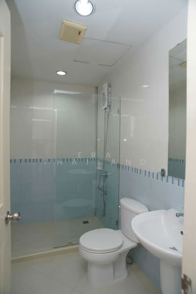 Baan Klang Muang The Royal Monaco Srinakarin-Pattanakarn, Bangkok, Rama 9 Road, Soi 43, Suan Luang, Bangkok, 3 Bedrooms, 180 sqm, Townhouse For Sale, by ERA Thailand, 11683840 - DDproperty.com