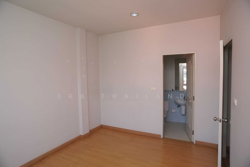 Baan Klang Muang The Royal Monaco Srinakarin-Pattanakarn, Bangkok, Rama 9 Road, Soi 43, Suan Luang, Bangkok, 3 Bedrooms, 180 sqm, Townhouse For Sale, by ERA Thailand, 11683840 - DDproperty.com