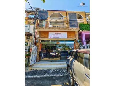 ขาย - ทำเลค้าขาย ตึกใหญ่พื้นที่เยอะ ราคาถูก! ขายอาคารพาณิชย์ 4.5 ชั้น ติดถนนวัชรพล เนื้อที่ 30 ตารางวา, กรุงเทพ