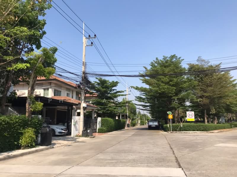2-storey detached house Pruksa Village 35, Pathum Thani, 37/22 เลียบคลอง 3, Khlong Sam, Khlong Luang, Pathum Thani, 4 Bedrooms, 222 sqm, Single Detached House For Sale, by วารุณี จำรูญนุรักษ์, 11686136 - DDproperty.com