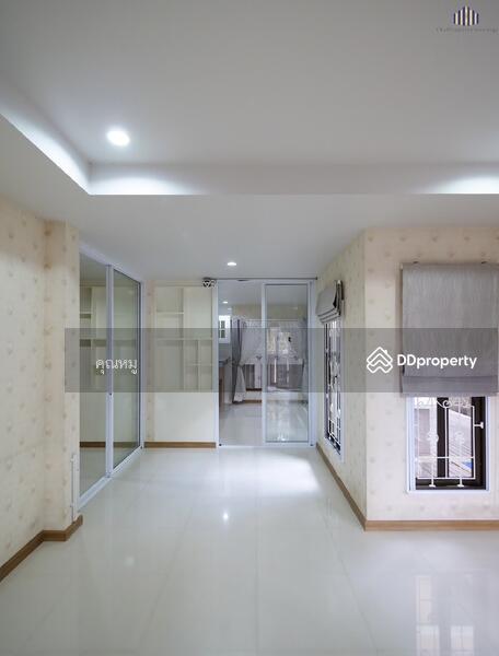 ขาย - บ้านเดี่ยว 2 ชั้น ราคาถูก สภาพดี บ้านเดี่ยว 2 ชั้น โอ่โถงร่มเย็นในบ้านมีบ่อปลาคราฟ, ชลบุรี