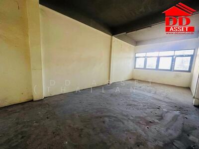 ขาย - ขายอาคารพาณิชย์ 3 ชั้นครึ่ง ราม 2 บางนา ใกล้เมกะบางนา รหัส : T8102, กรุงเทพ