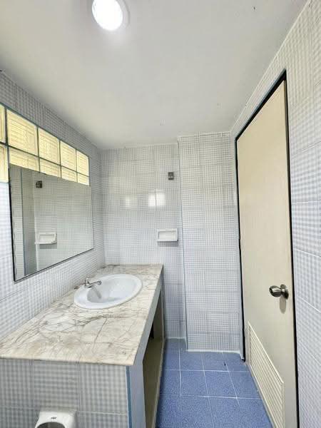 ให้เช่าบ้านเดี่ยว ม.ราชาวดี ไร่กล้วย ศรีราชา, Chon Buri (Pattaya), Surasak, Si Racha, Chon Buri (Pattaya), 3 Bedrooms, 200 sqm, Single Detached House For Rent, by Dusit Saengfa, 11687817 - DDproperty.com