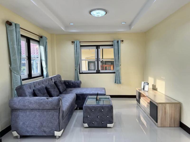 ให้เช่าบ้านเดี่ยว ม.ราชาวดี ไร่กล้วย ศรีราชา, Chon Buri (Pattaya), Surasak, Si Racha, Chon Buri (Pattaya), 3 Bedrooms, 200 sqm, Single Detached House For Rent, by Dusit Saengfa, 11687817 - DDproperty.com