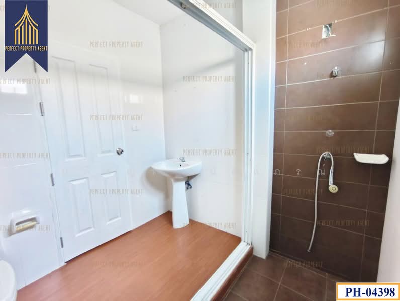 บ้านกรีนลีฟ, Bangkok, - -, Saen Sab, Min Buri, Bangkok, 3 Bedrooms, 300 sqm, Single Detached House For Sale, by ปภัชญา ธนัตถ์ภรณ์, 11688250 - DDproperty.com