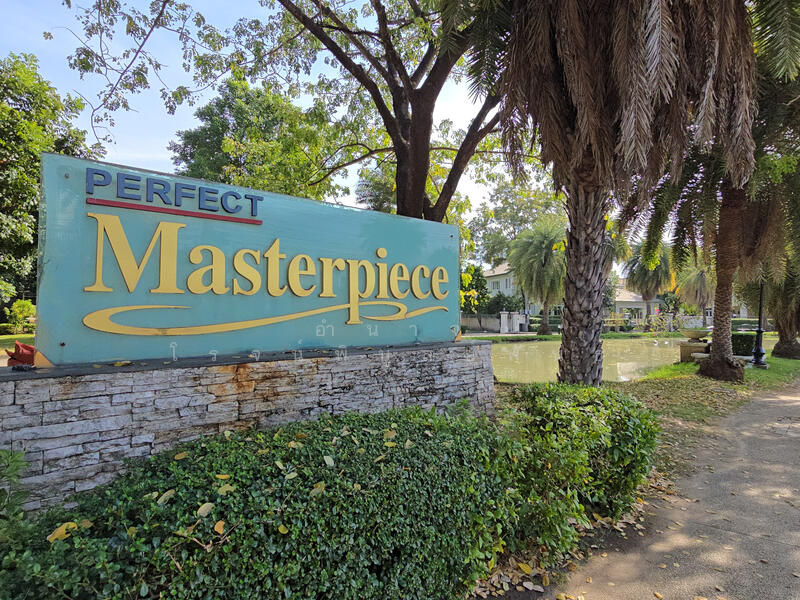 เดินทางสะดวก ใกล้ถนนใหญ่ ใกล้ทางด่วน ใกล้ห้างสรรพสินค้า