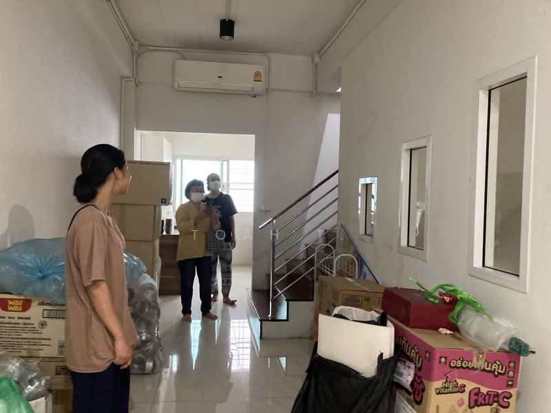 ขายอาคารทาวเฮ้าส์ สีลม บางรัก : Townhouse for sale, Silom, Bang Rak, กรุงเทพ, บางรัก, บางรัก, กรุงเทพ, 240 ตร.ม., ตึกแถว-อาคารพาณิชย์ ขาย, โดย TOAH T., 11688981 - DDproperty.com