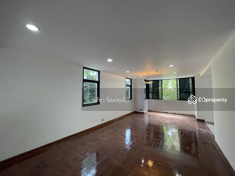 For Rent - Townhouse new renovated in Ploen Chit, Bangkok