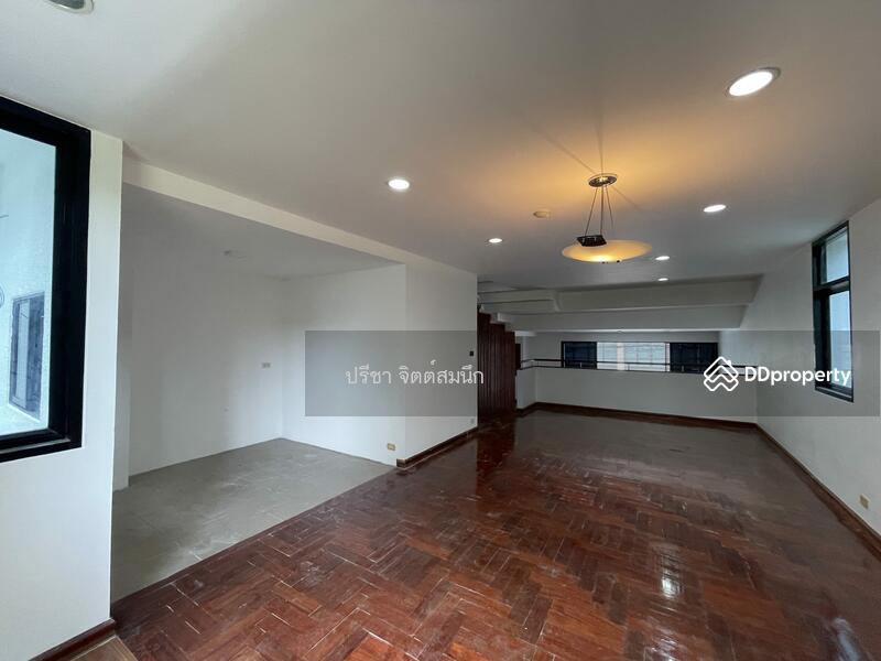 For Rent - Townhouse new renovated in Ploen Chit, Bangkok