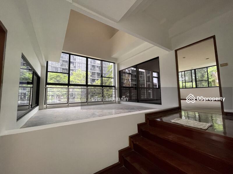 For Rent - Townhouse new renovated in Ploen Chit, Bangkok