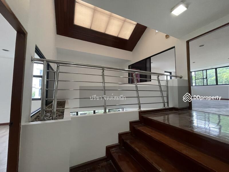 For Rent - Townhouse new renovated in Ploen Chit, Bangkok