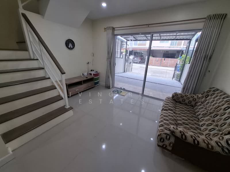 Villette Lite Pattanakarn, Bangkok, Soi Phatthanakan 38, Phatthanakan Road, Suan Luang, Suan Luang, Bangkok, 3 Bedrooms, 110 sqm, Townhouse For Rent, by Living Real Estates, 11693909 - DDproperty.com