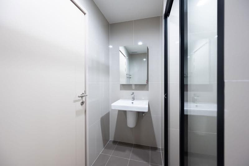The Base Phetchaburi-Thonglor, Bangkok, Phetchaburi Rd, Bang Kapi, Huai Khwang, Bangkok, 1 Bedroom, 32 sqm, Condo For Rent, by Jarunat K, 11695123 - DDproperty.com
