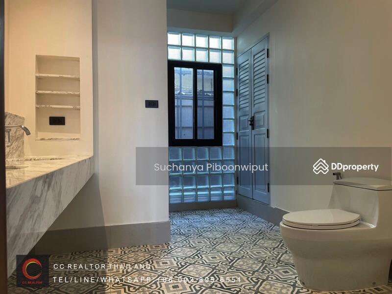 ให้เช่า - New Commercial Building for rent Sukumvit Soi 1 at Home Office | Showroom, กรุงเทพ