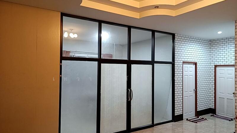 ขาย - ขายบ้านเดี่ยว พฤกษาแลนด์ หนองชาก บ้านบึง ชลบุรี เนื้อที่ 93.4 ตร.ว. จอดรถในบ้าน 4 คัน หน้าบ้าน 3 คัน, ชลบุรี